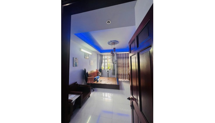 Lạc Long Quân -  Cư Xá  Phú Hòa - 4x17m - HXH thông - 3 tầng